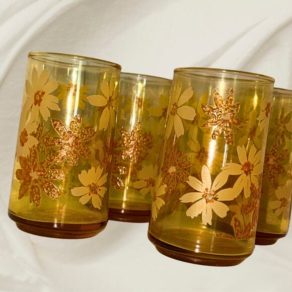 Vintage Amber Floral Glass Set – 8 Mixed-Size Daisy Tumblers 1970s - Picture 3 of 14